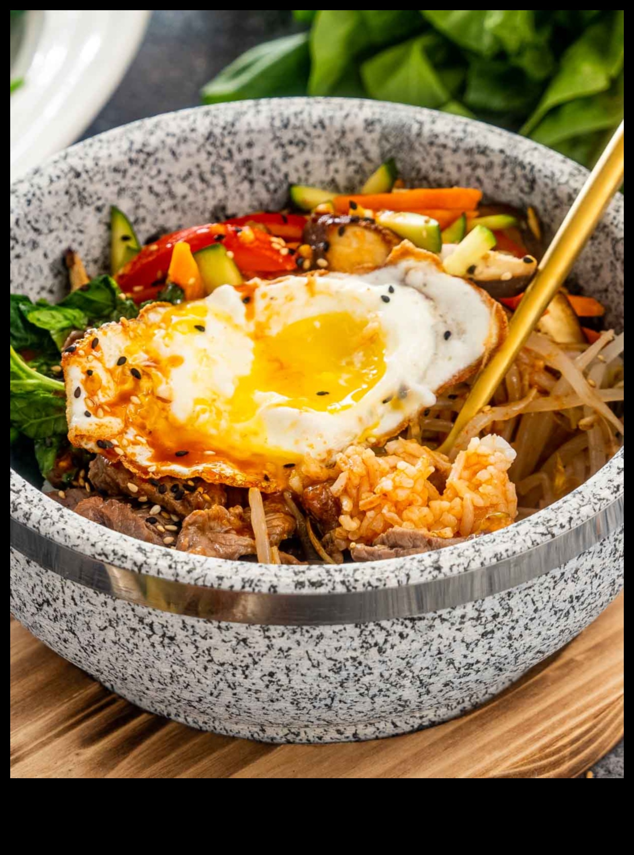 Bibimbap Bonanza: măiestrie coreeană în bolul de orez